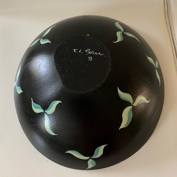 Wooden hand painted Bowl - Picture 5 of 8